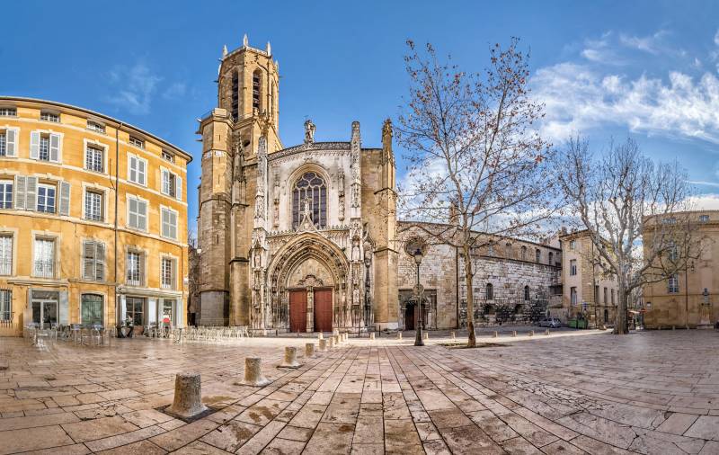 THE ESSENCE OF PROVENCE