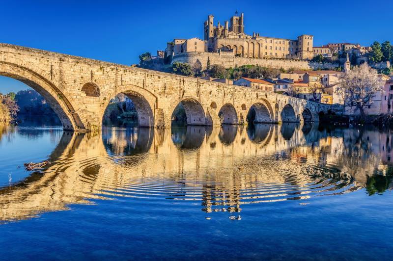 Experience a Private Châteauneuf-du-Pape Wine Tasting Tour from Avignon with Expert Chauffeur-Guide