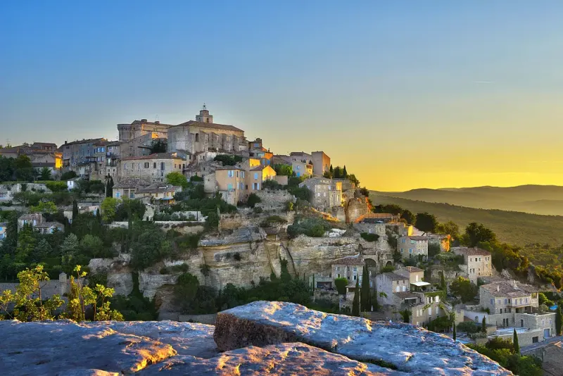 Discover the Enchanting Beauty of Luberon Villages in Provence