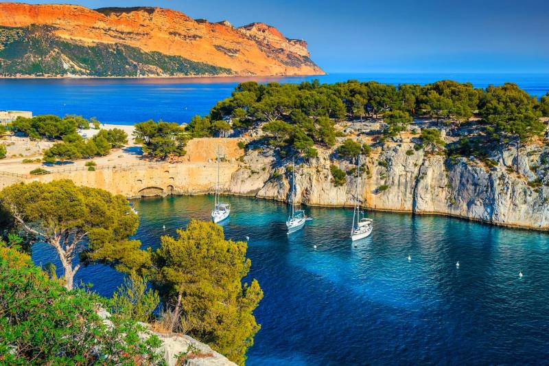 Shore Excursion Minibus: Marseille, Cassis & Aix-en-Provence With Guide