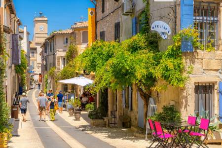 Our services in the sector of Saint-Remy de Provence Village